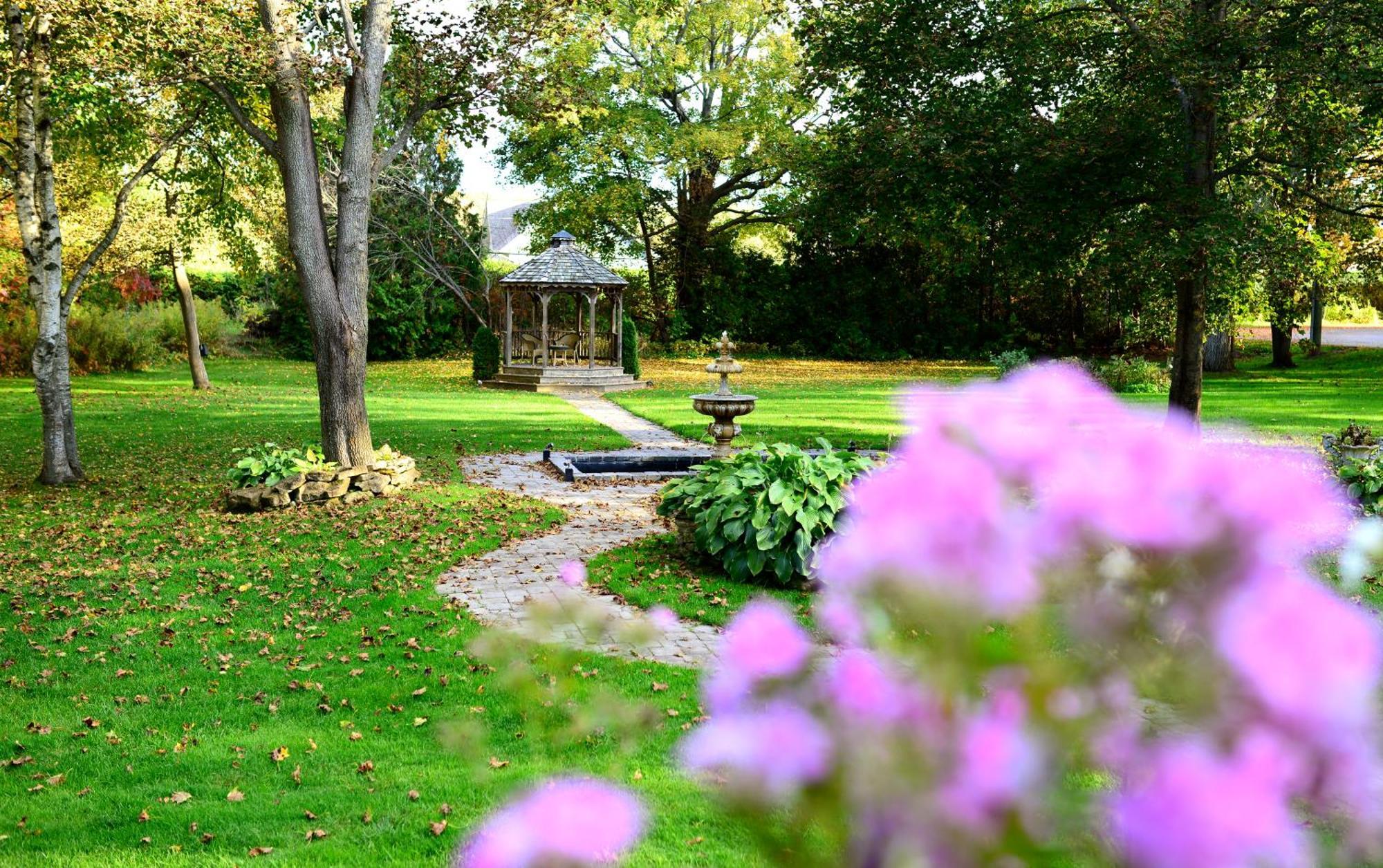 Millcroft Inn & Spa Village Of Alton Экстерьер фото